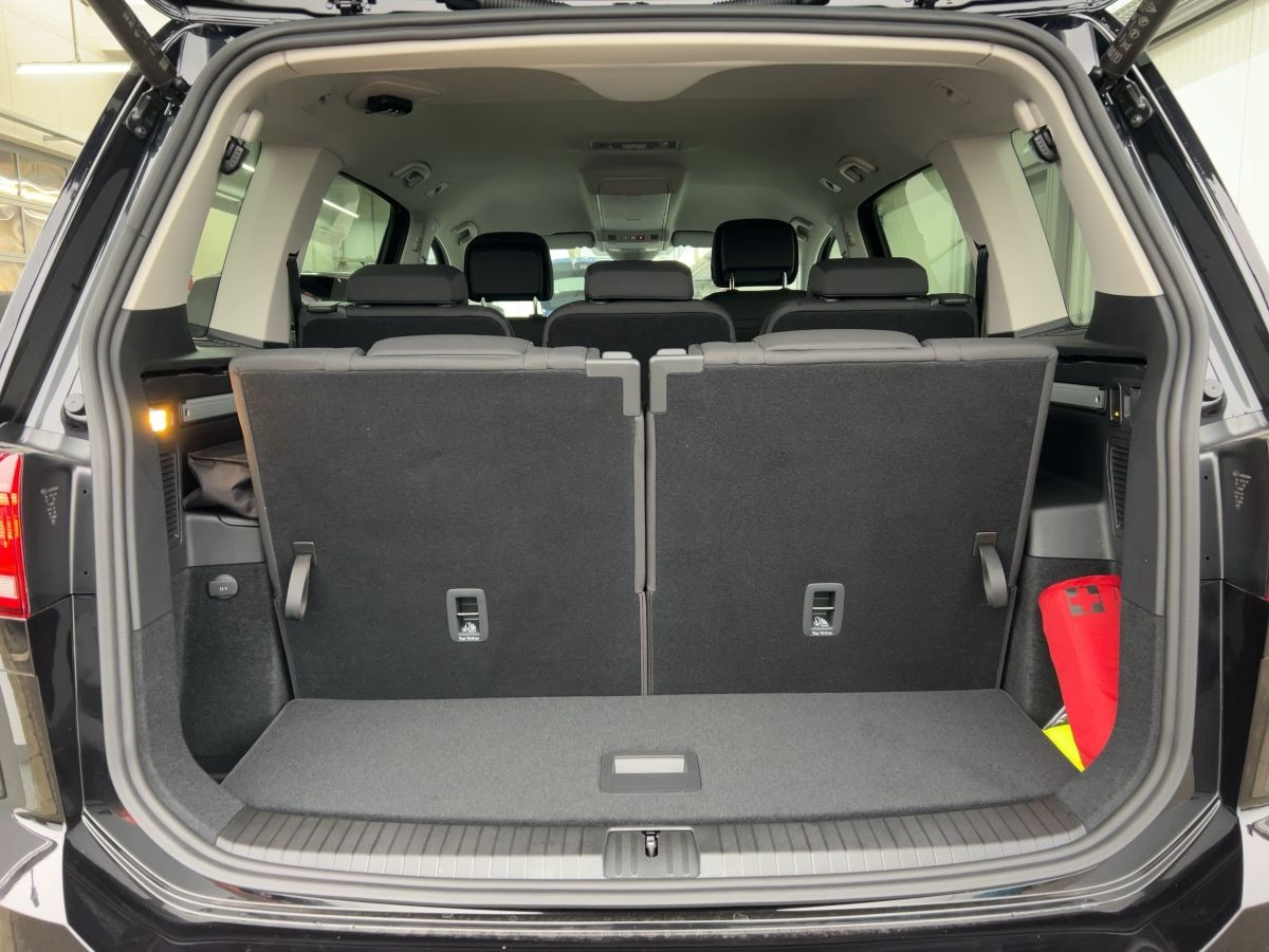 Touran R-Line 1,5 TSI DSG AHK*Kamera*LED*Navi*WR