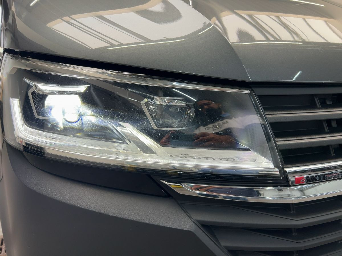 Transporter Kombi T6.1 2.0 TDI 4M 8-Sitze ACC Navi LED Parkp. Lane Ass. Klima Bluet. Sitzh.