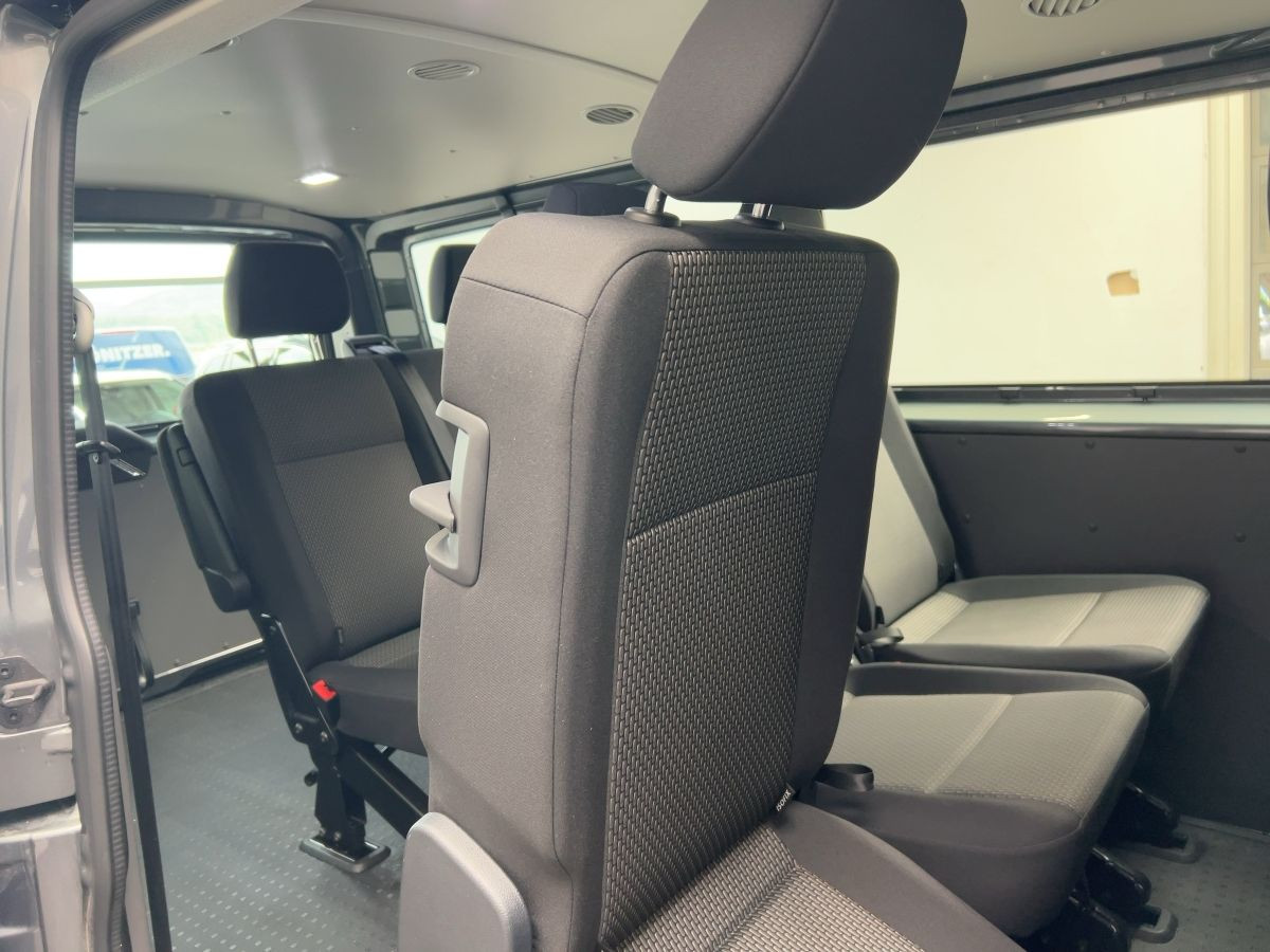 Transporter Kombi T6.1 2.0 TDI 4M 8-Sitze ACC Navi LED Parkp. Lane Ass. Klima Bluet. Sitzh.