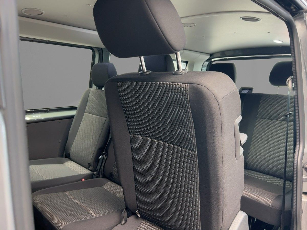 Transporter Kombi T6.1 2.0 TDI 4M 8-Sitze ACC Navi LED Parkp. Lane Ass. Klima Bluet. Sitzh.