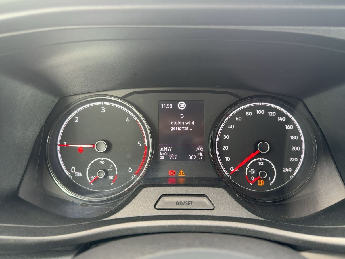 Transporter Kombi T6.1 2.0 TDI 8-Sitze ACC Navi LED Parkp. Lane Ass. Bluet. Klima Sitzh.
