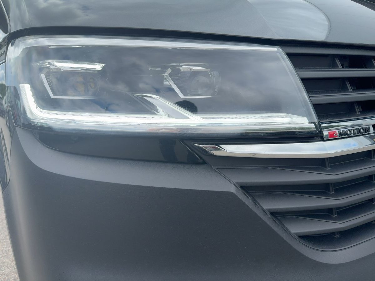 Transporter Kombi T6.1 2.0 TDI 8-Sitze ACC Navi LED Parkp. Lane Ass. Bluet. Klima Sitzh.