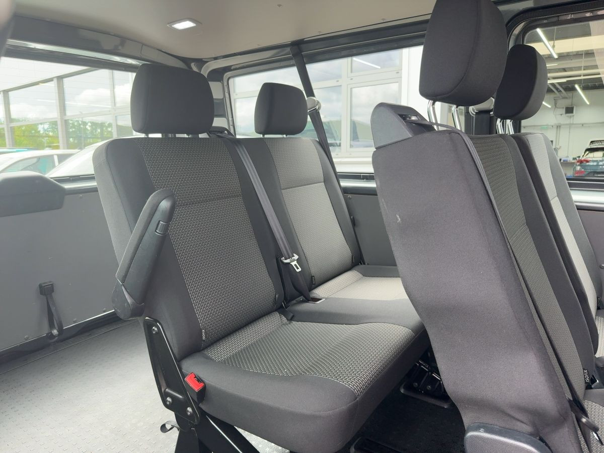 Transporter Kombi T6.1 2.0 TDI 8-Sitze ACC Navi LED Parkp. Lane Ass. Bluet. Klima Sitzh.