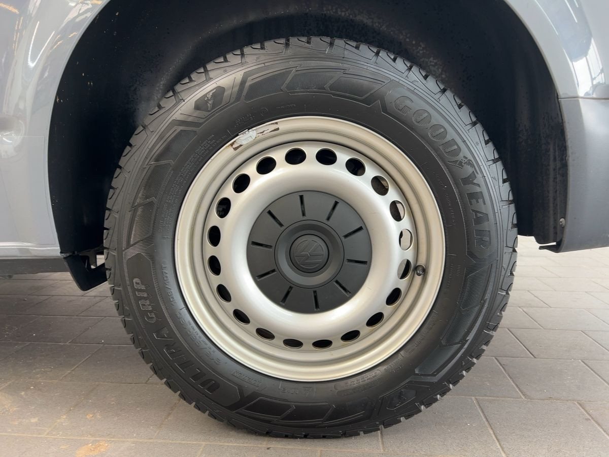 T6.1 Kombi T6.1 2.0 TDI 4M 9-Sitze Navi Parkp. Bluet. Klima Sitzh. DAB+