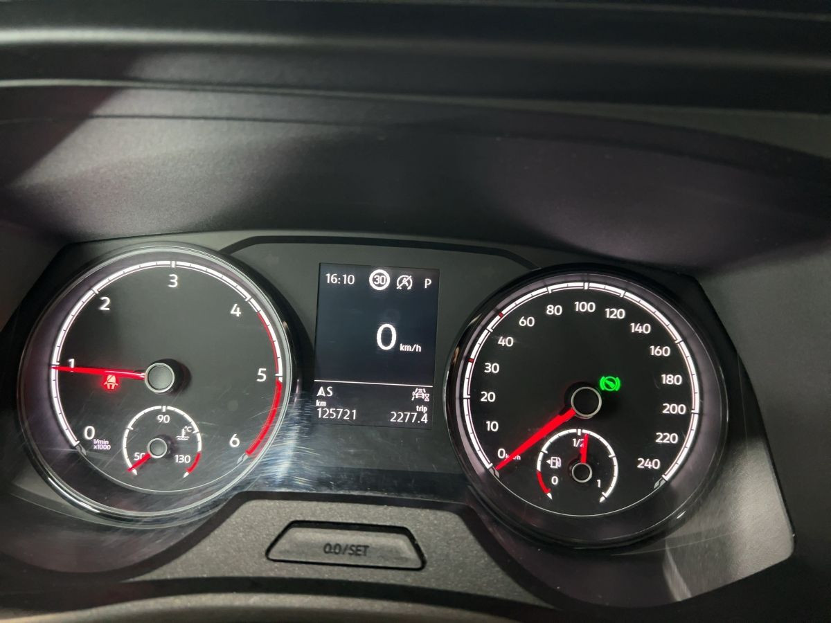 T6.1 Kombi T6.1 2.0 TDI DSG 7-Sitze ACC Navi LED Parkp. Lane Ass. Bluet. Klima Sitzh.