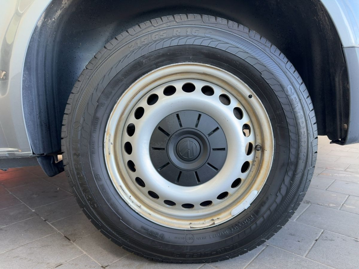T6.1 Kombi T6.1 2.0 TDI DSG 4M 8-Sitzer ACC Navi LED Parkp. Lane Ass. Klima Sitzh.
