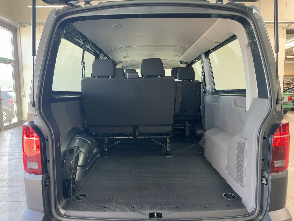 Transporter Kombi T6.1 2.0 TDI 4M 8-Sitze ACC Navi LED Parkp. Lane Ass. Bluet. Klima Sitzh.