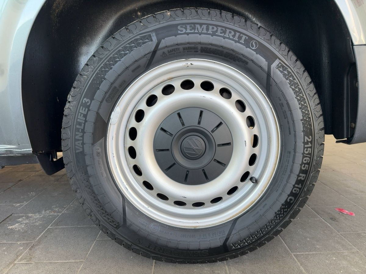 Transporter Kombi T6.1 2.0 TDI 4M 8-Sitze ACC Navi LED Parkp. Lane Ass. Bluet. Klima Sitzh.