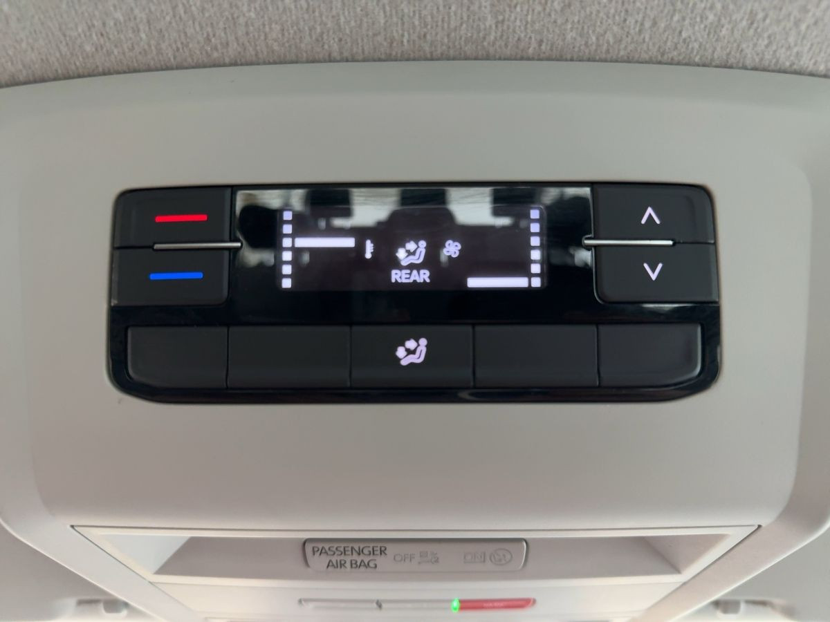 T6.1 Kombi T6.1 2.0 TDI 4M 9-Sitze Navi Parkp. Klima DAB+ Bluet.