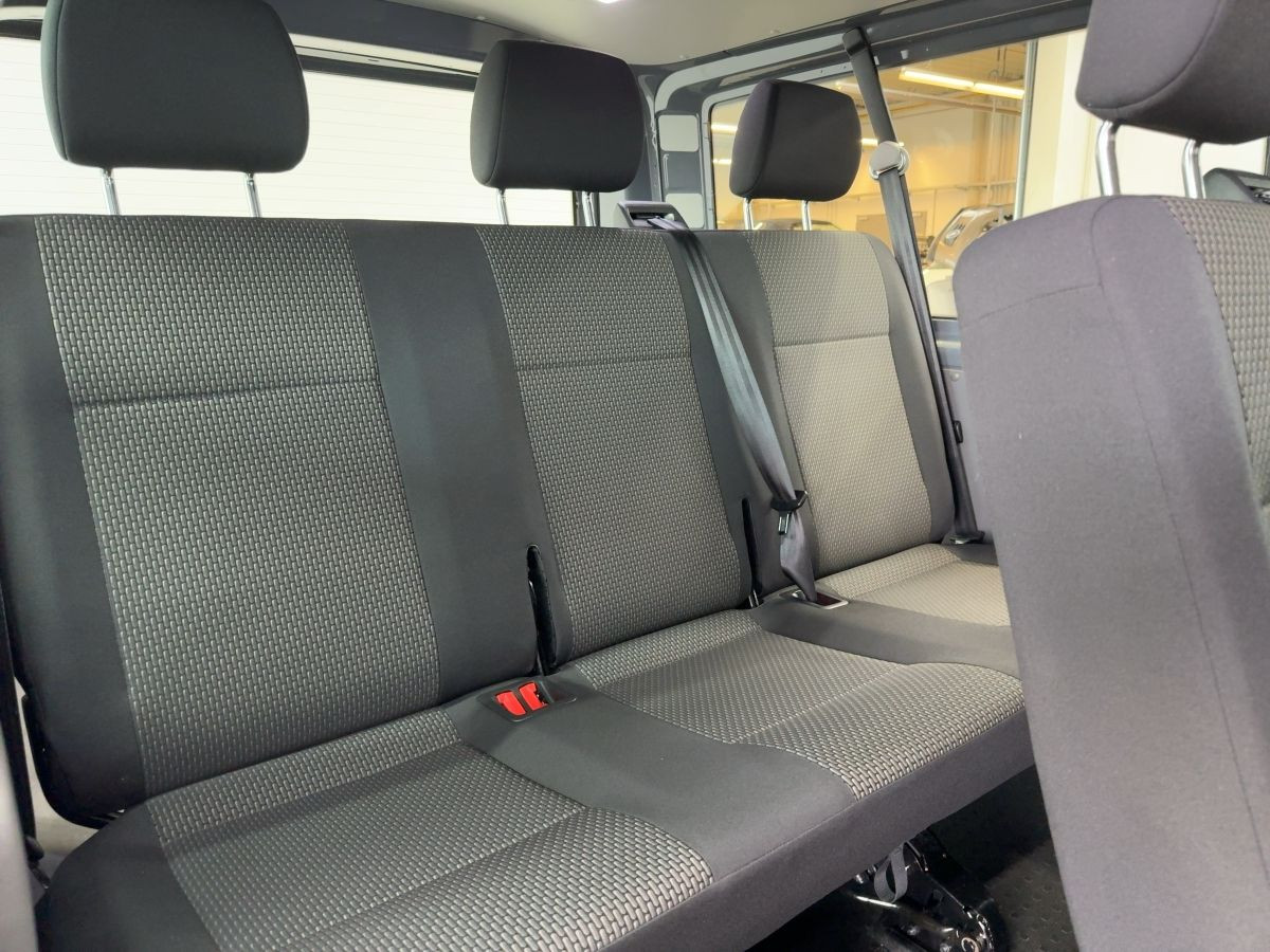 T6.1 Kombi T6.1 2.0 TDI 4M 9-Sitze Navi Parkp. Klima DAB+ Bluet.