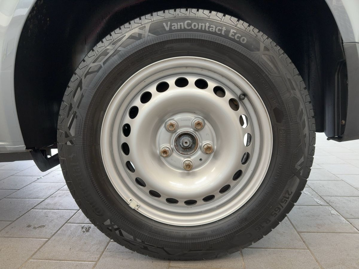T6.1 Kombi T6.1 2.0 TDI 4M 9-Sitze Navi Parkp. Klima DAB+ Bluet.