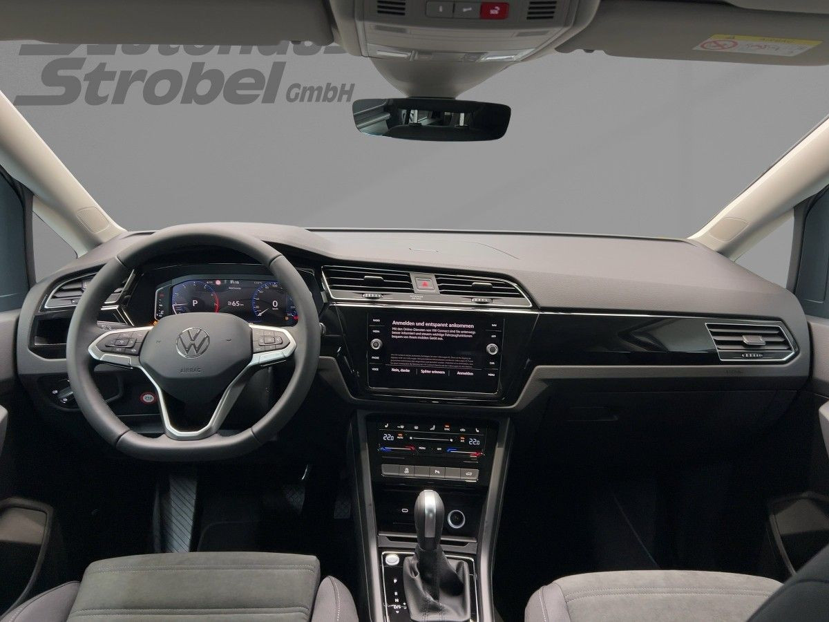 Touran Highline 1,5 l TSI DSG 7-Sitzer*AHK*Navi