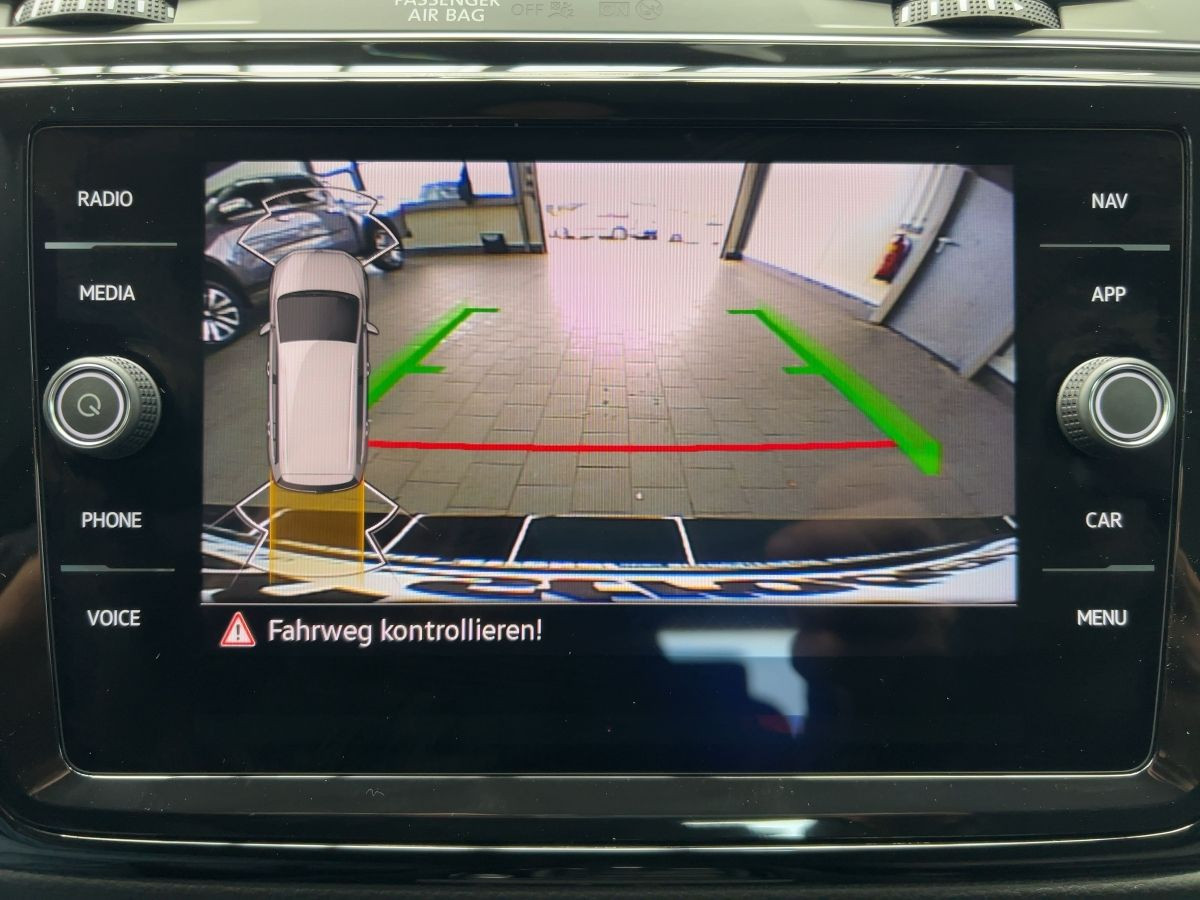 Touran Highline 1,5 l TSI DSG 7-Sitzer*AHK*Navi