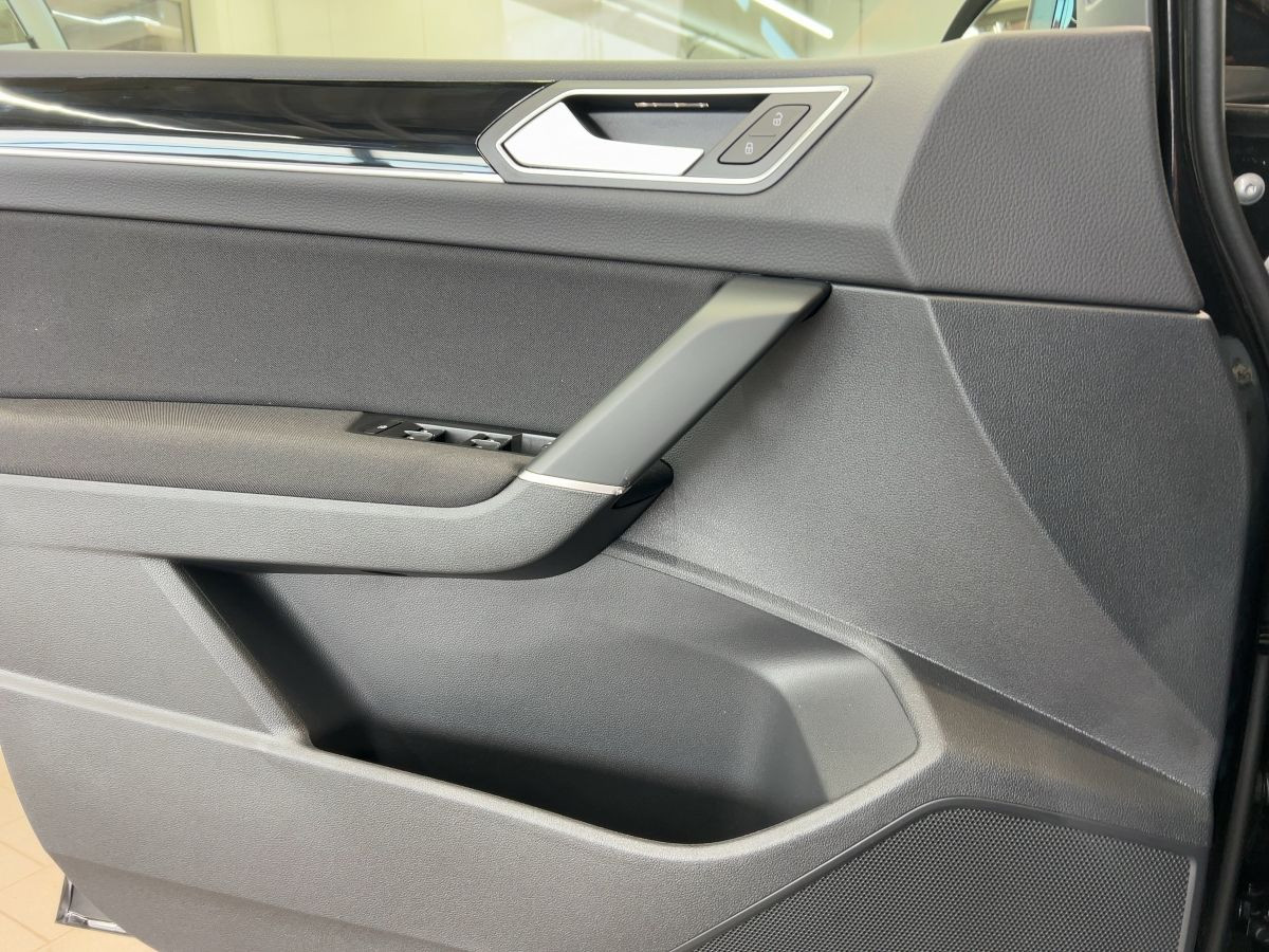 Touran Highline 1,5 l TSI DSG 7-Sitzer*AHK*Navi