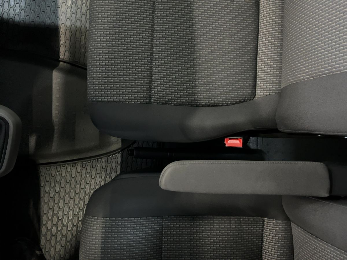 Transporter Kombi T6.1 2.0 TDI DSG 4M LR 8-Sitze ACC LED Navi Kamera Sitzhzg Lane-Ass