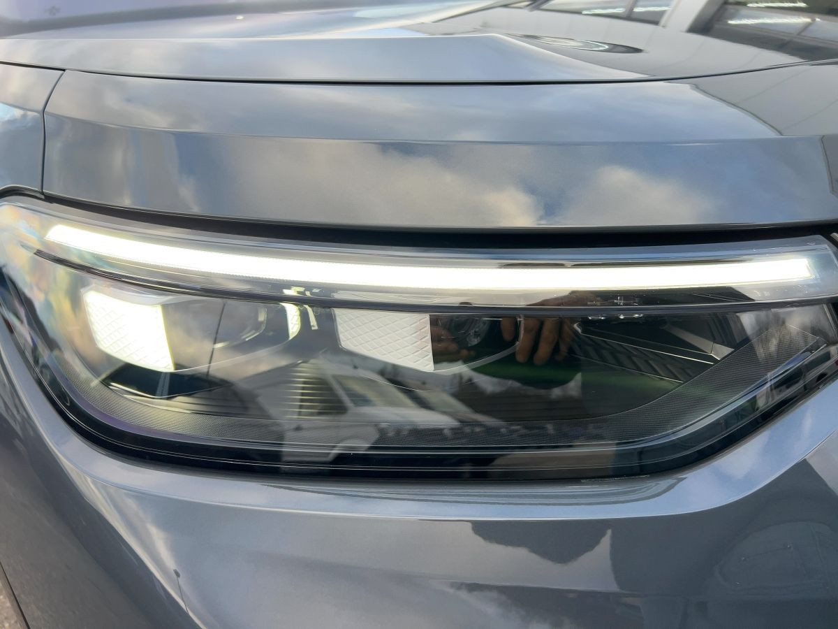 Tayron R-Line 2,0 TDI 142 kW DSG 4M*AHK*Pano*WR