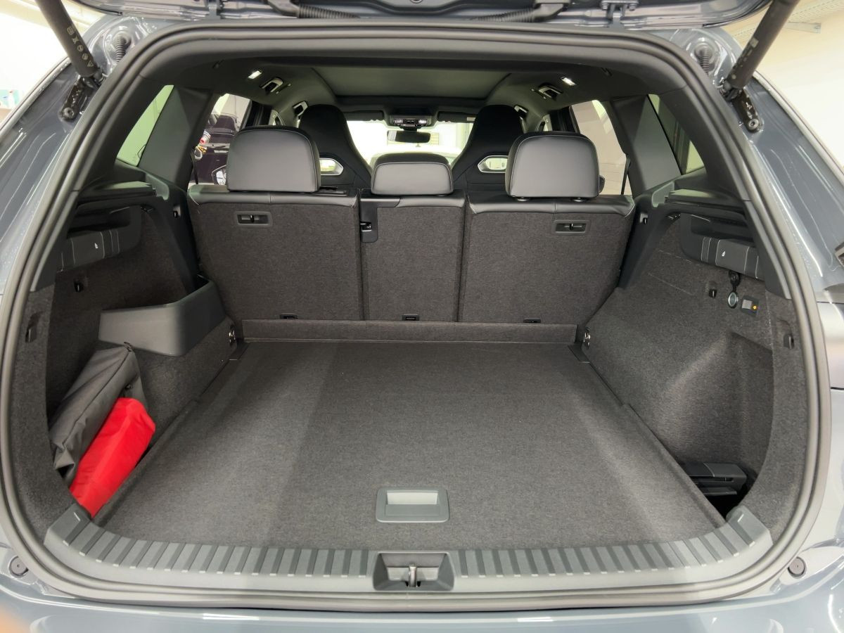 Tayron R-Line 2,0 TDI 142 kW DSG 4M*AHK*Pano*WR