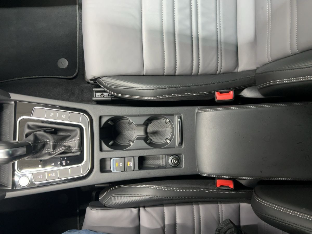 Passat Variant 2.0 TDI DSG Elegance R-Line 1,99% ACC AHK Leder Navi LED-Matrix Standh.