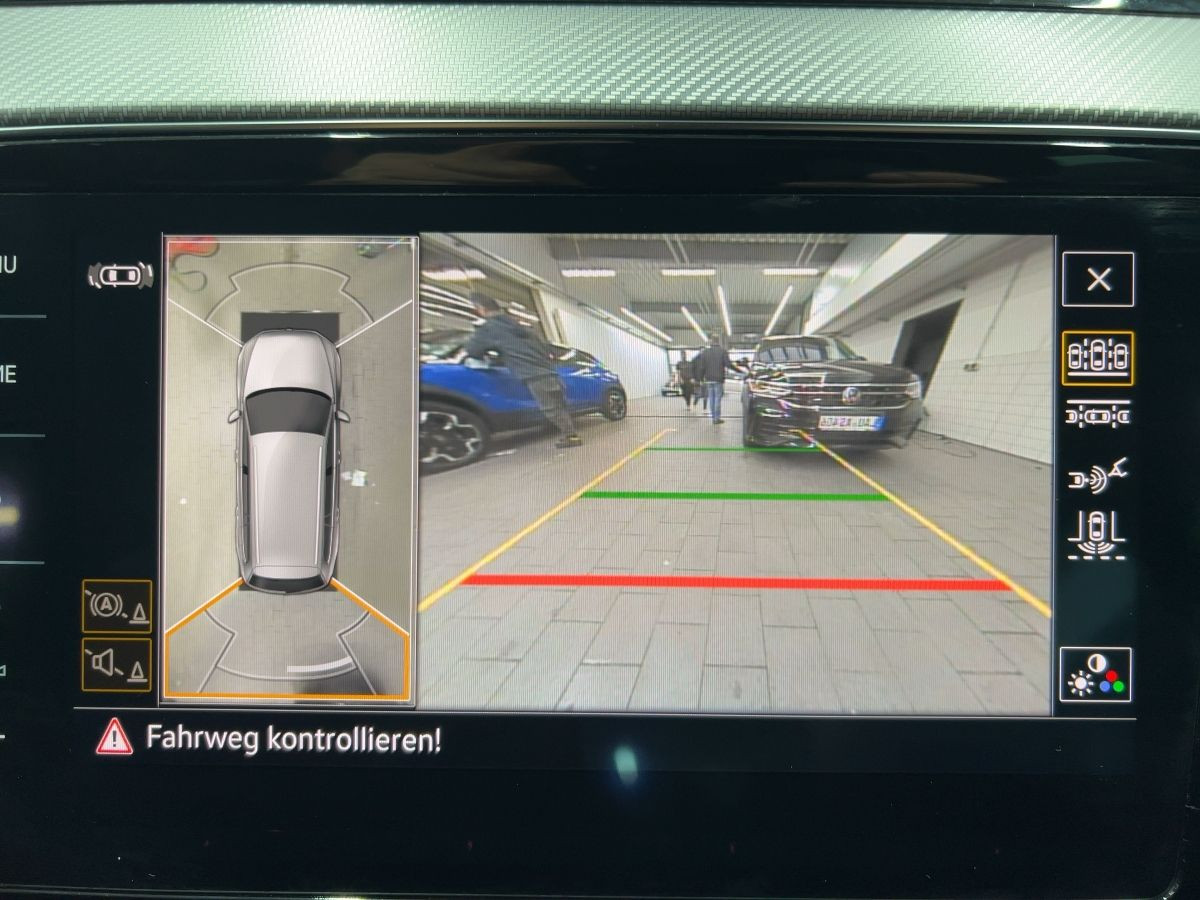 Passat Variant 2.0 TDI DSG Elegance R-Line 1,99% ACC AHK Leder Navi LED-Matrix Standh.