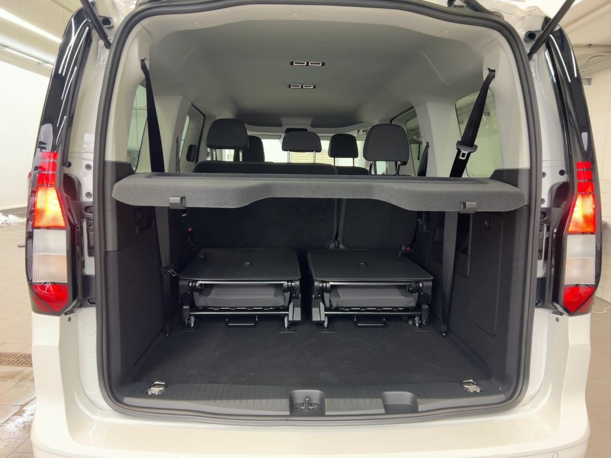 Caddy Maxi 1,5 l TSI 85 kW DSG Rear View*LED*LR