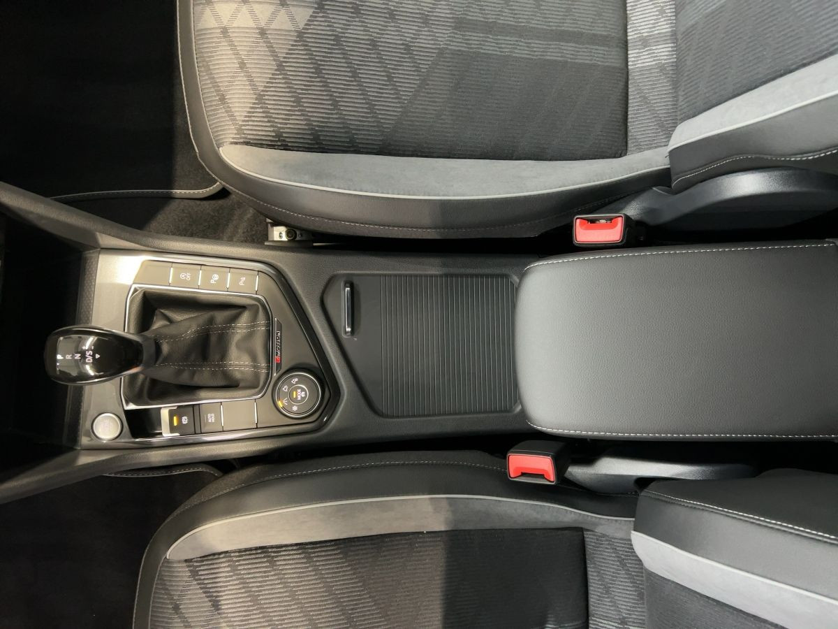 Tiguan Allspace R-Line 2,0 l TSI DSG 4M*AHK*Navi