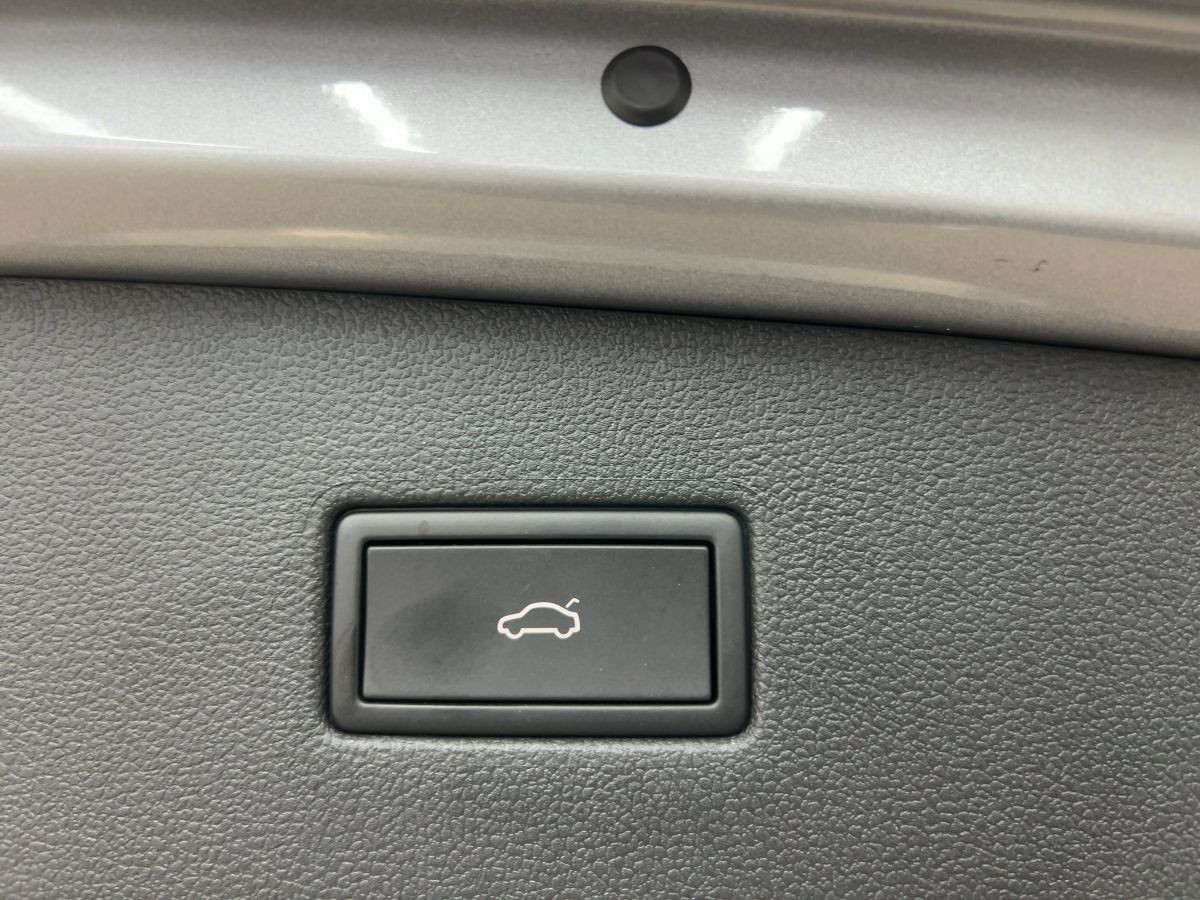 Tiguan Allspace R-Line 2,0 l TSI DSG 4M*AHK*Navi