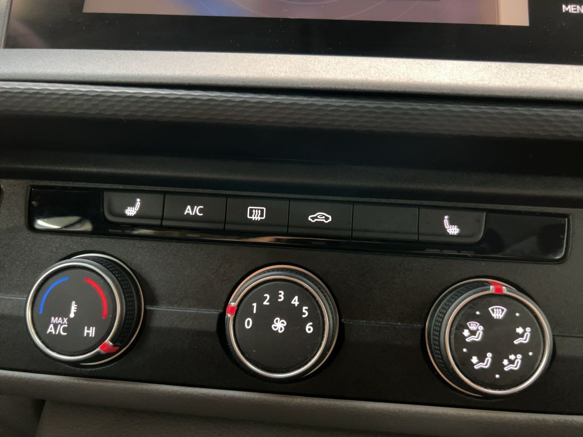Transporter Kombi T6.1 2.0 TDI 4M LR 8-Sitze ACC LED Navi Kamera Lane-Ass Side-Ass Klima
