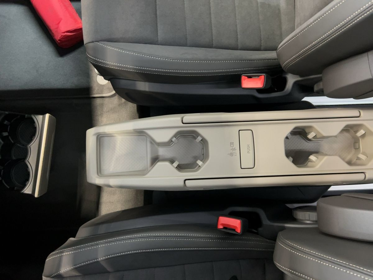 Multivan Style 2,0 TDI 110 kW DSG AHK*Navi*Pano