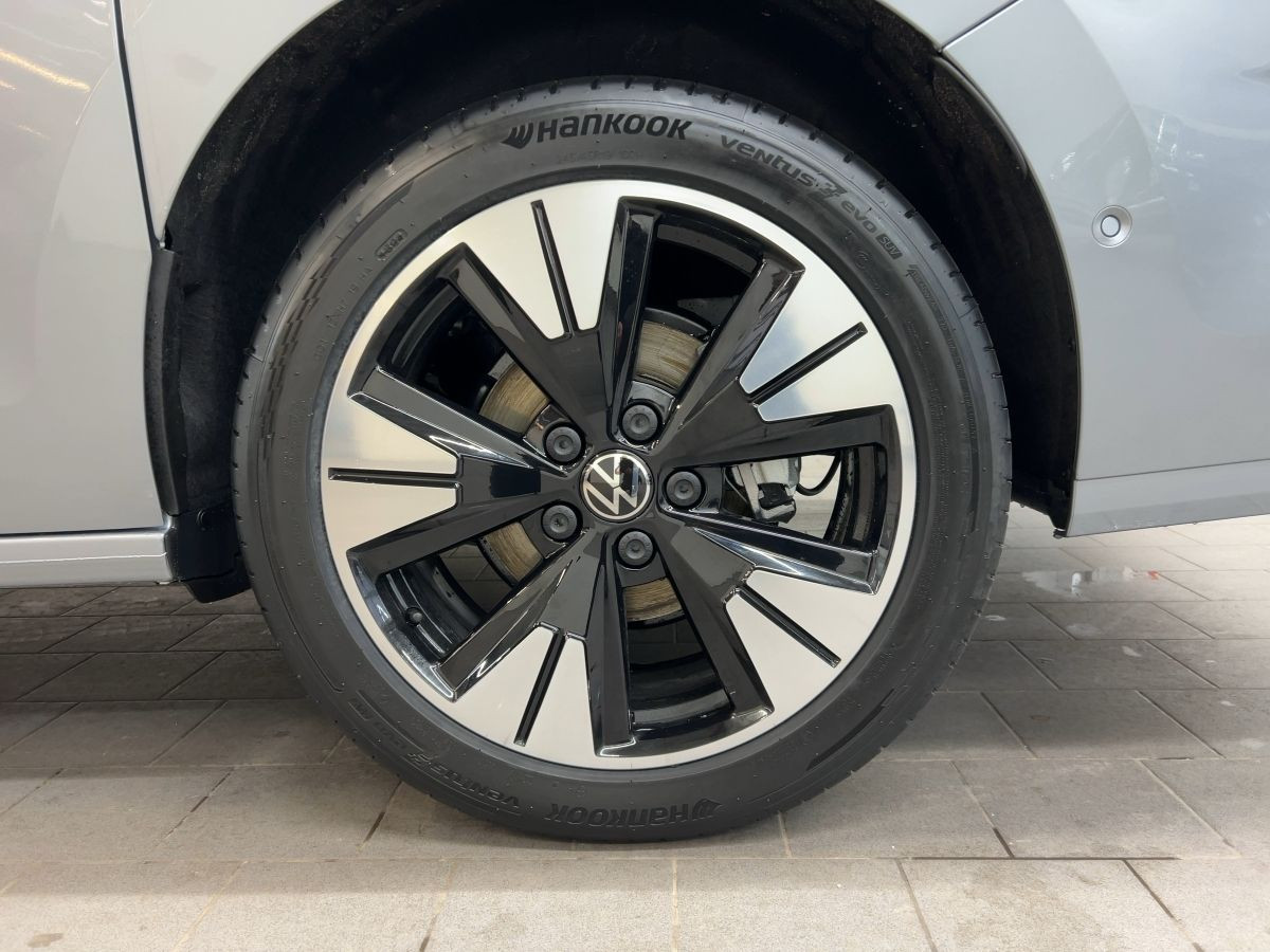 Multivan Style 2,0 TDI 110 kW DSG AHK*Navi*Pano