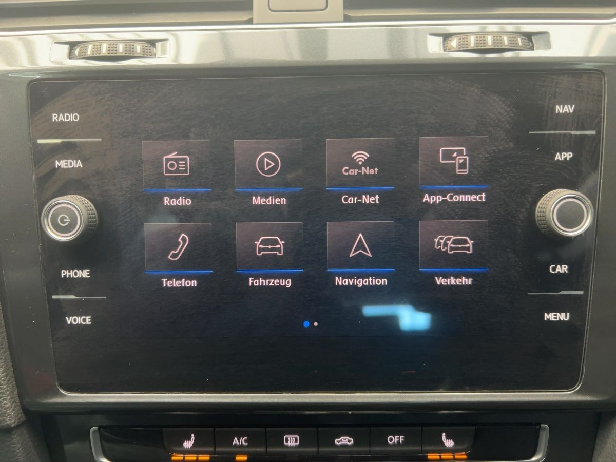 Golf VII Variant 1.6 TDI Trendline ab 3,99% Navi Tempo Einparkh. Bluet. Sitzh.