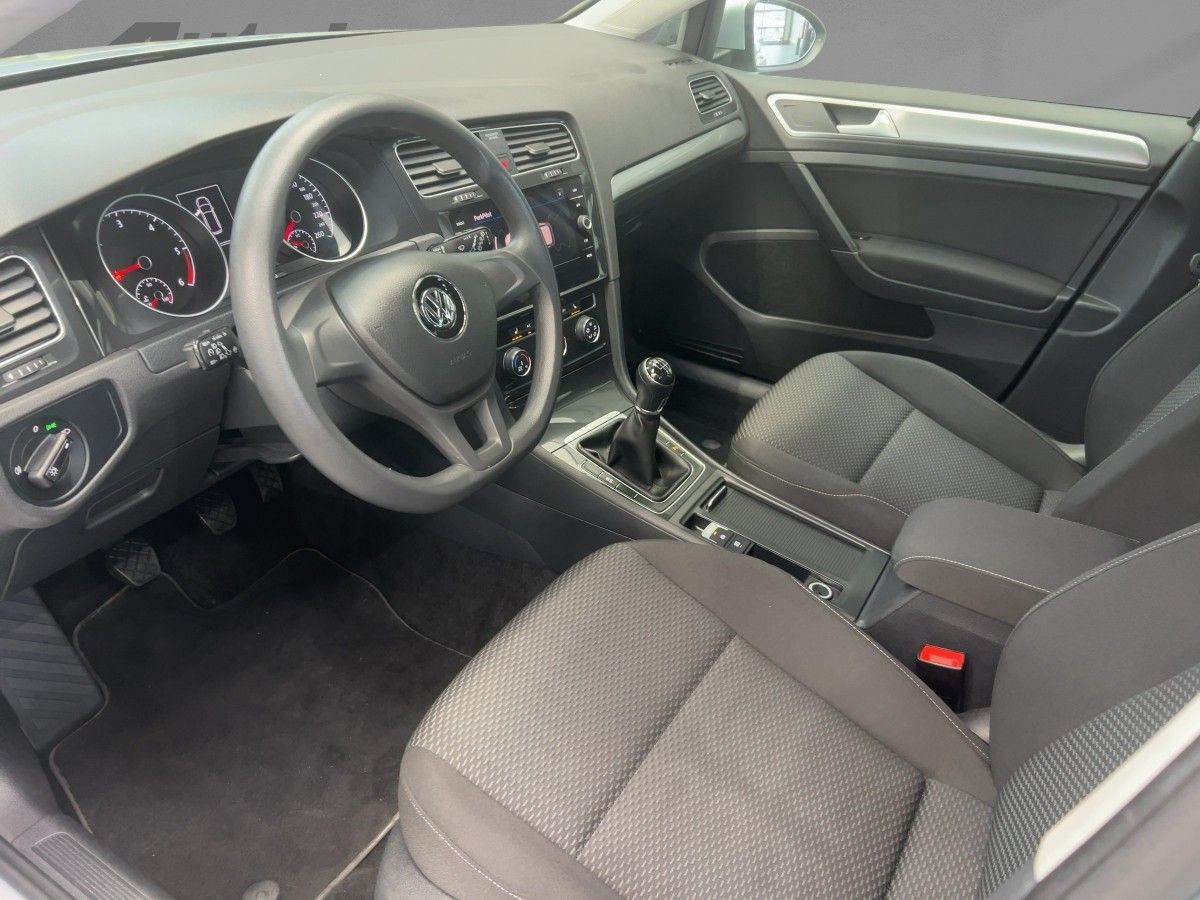 Golf VII Variant 1.6 TDI Trendline ab 3,99% Navi Tempo Einparkh. Bluet. Sitzh.