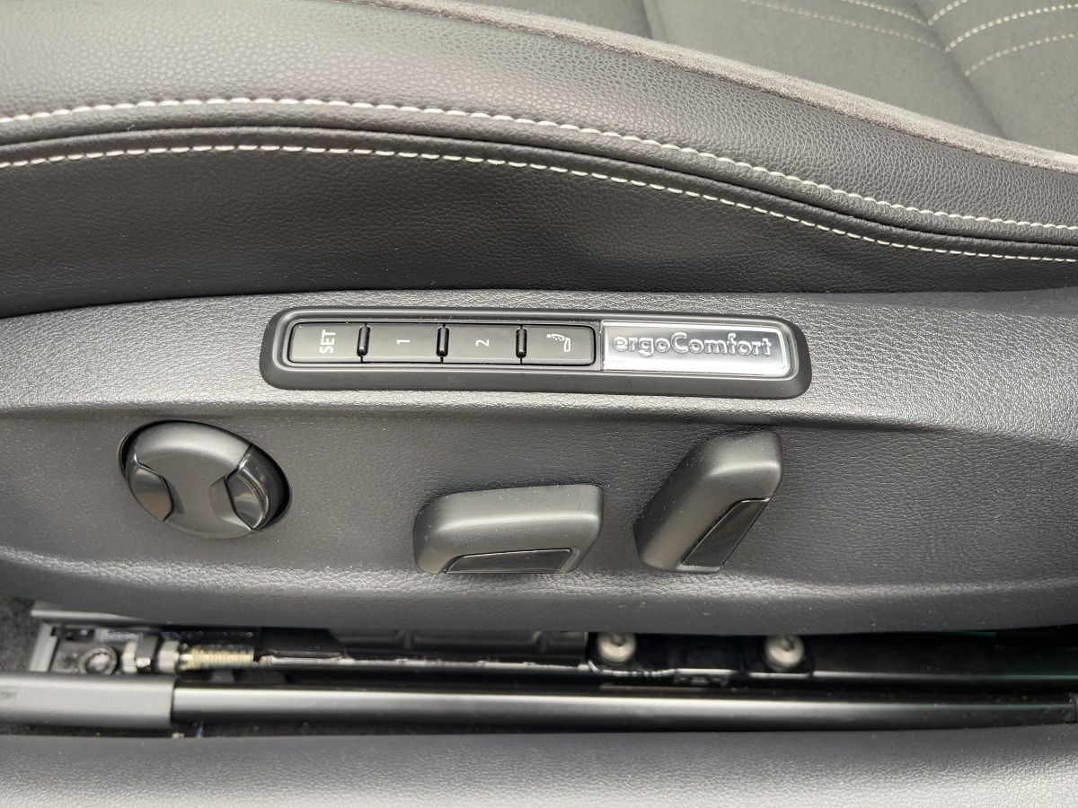 Passat Variant ALLTRACK 2.0 TDI DSG 4M AHK ACC Standh. LED-Matrix Navi ergo Kamera