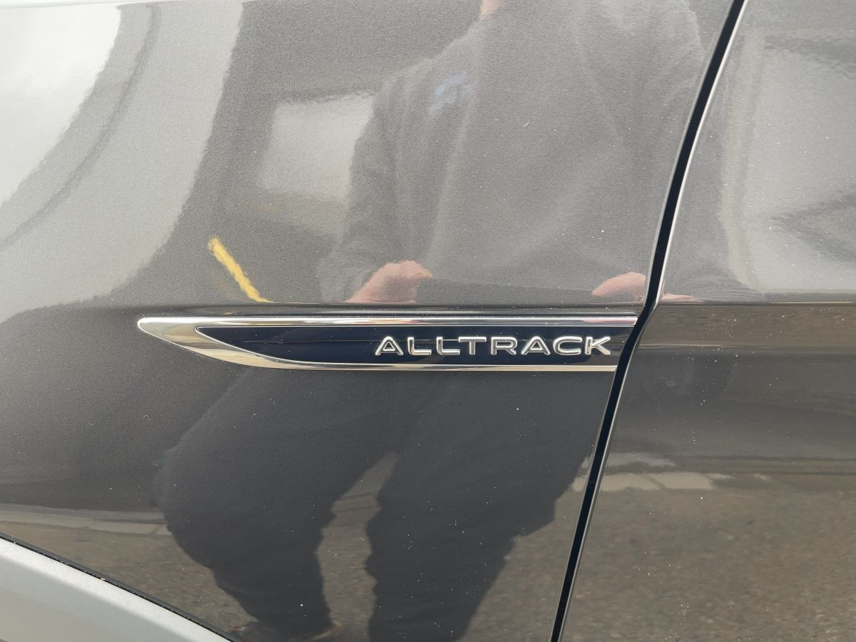 Passat Variant ALLTRACK 2.0 TDI DSG 4M AHK ACC Standh. LED-Matrix Navi ergo Kamera