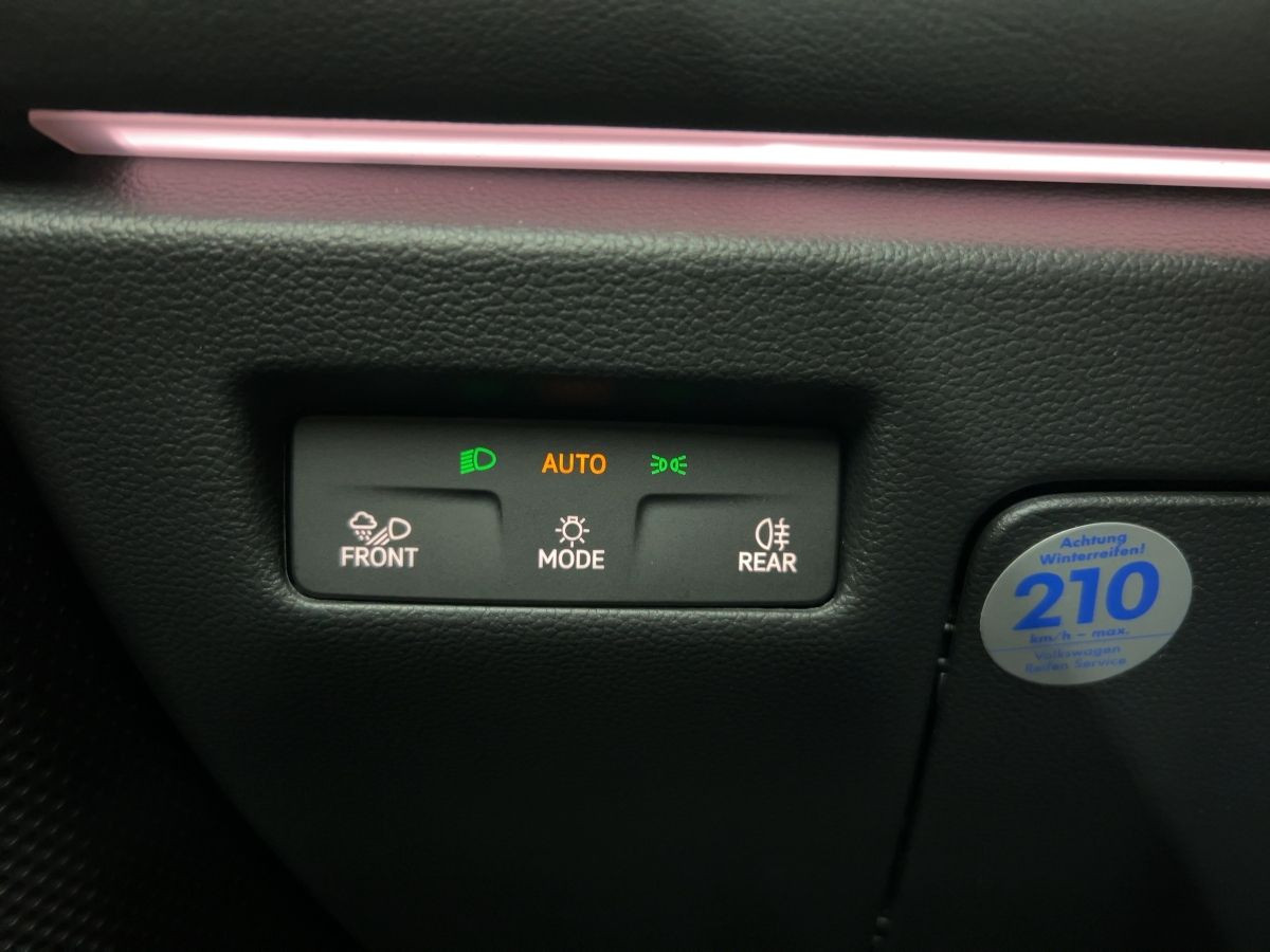 Passat Variant 1.5 TSI DSG eHybrid Elegance ab 3,99% DCC LED-Matrix Navi Harman Kardon
