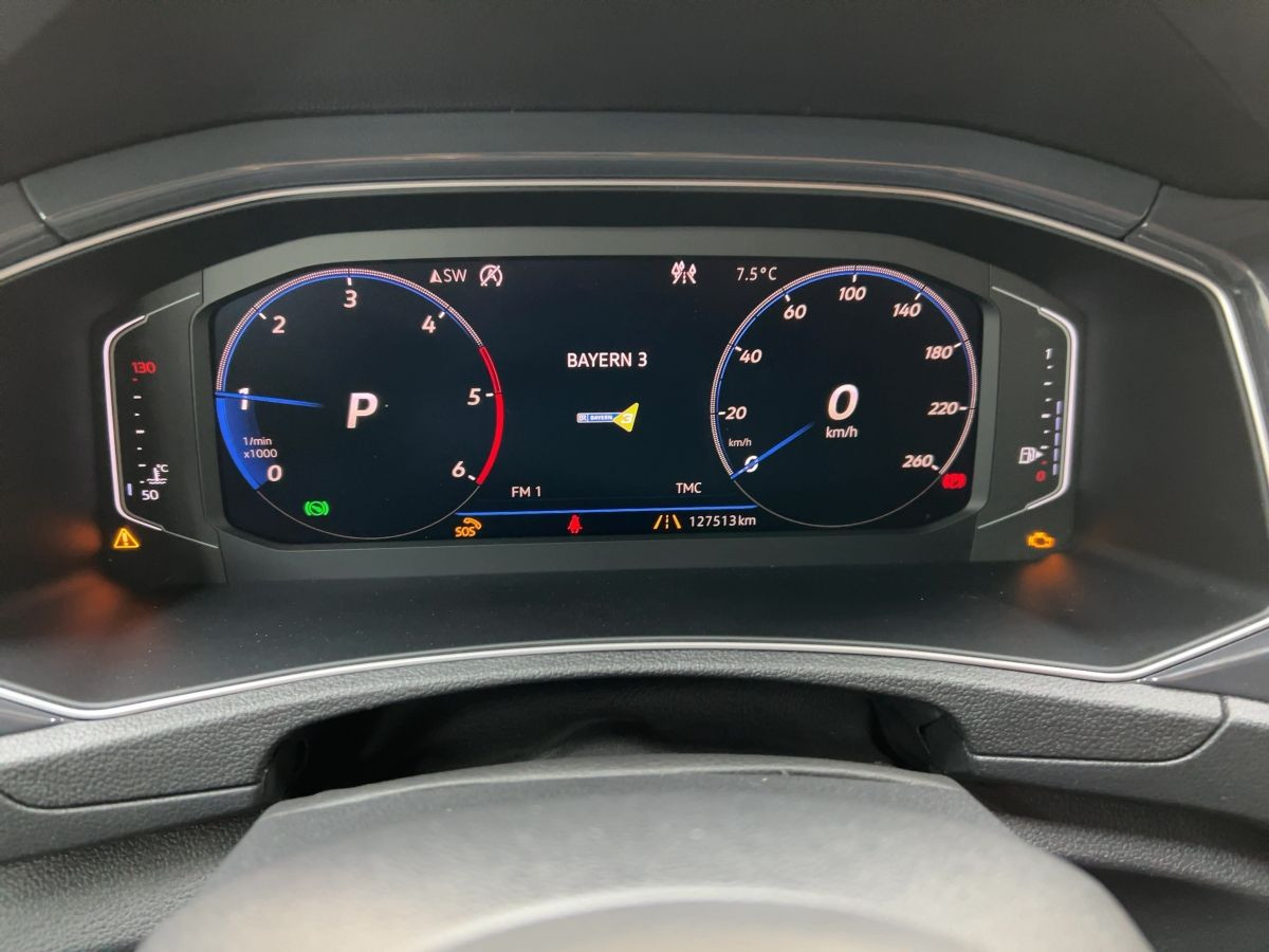 T-Roc 2.0 TDI DSG 4M Sport Navi Lane Ass. Climatronic Bluet. Sitzh. Front Ass.