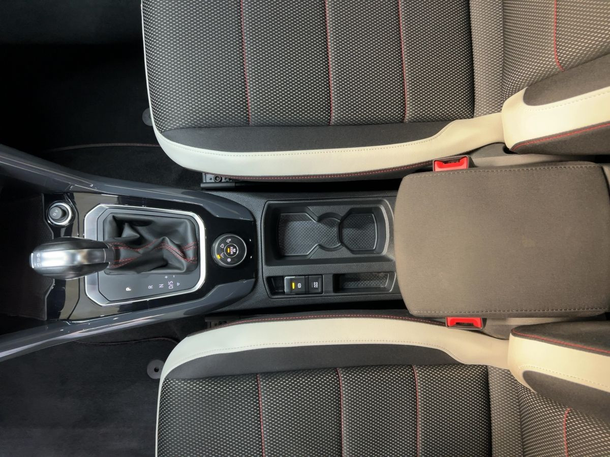 T-Roc 2.0 TDI DSG 4M Sport Navi Lane Ass. Climatronic Bluet. Sitzh. Front Ass.