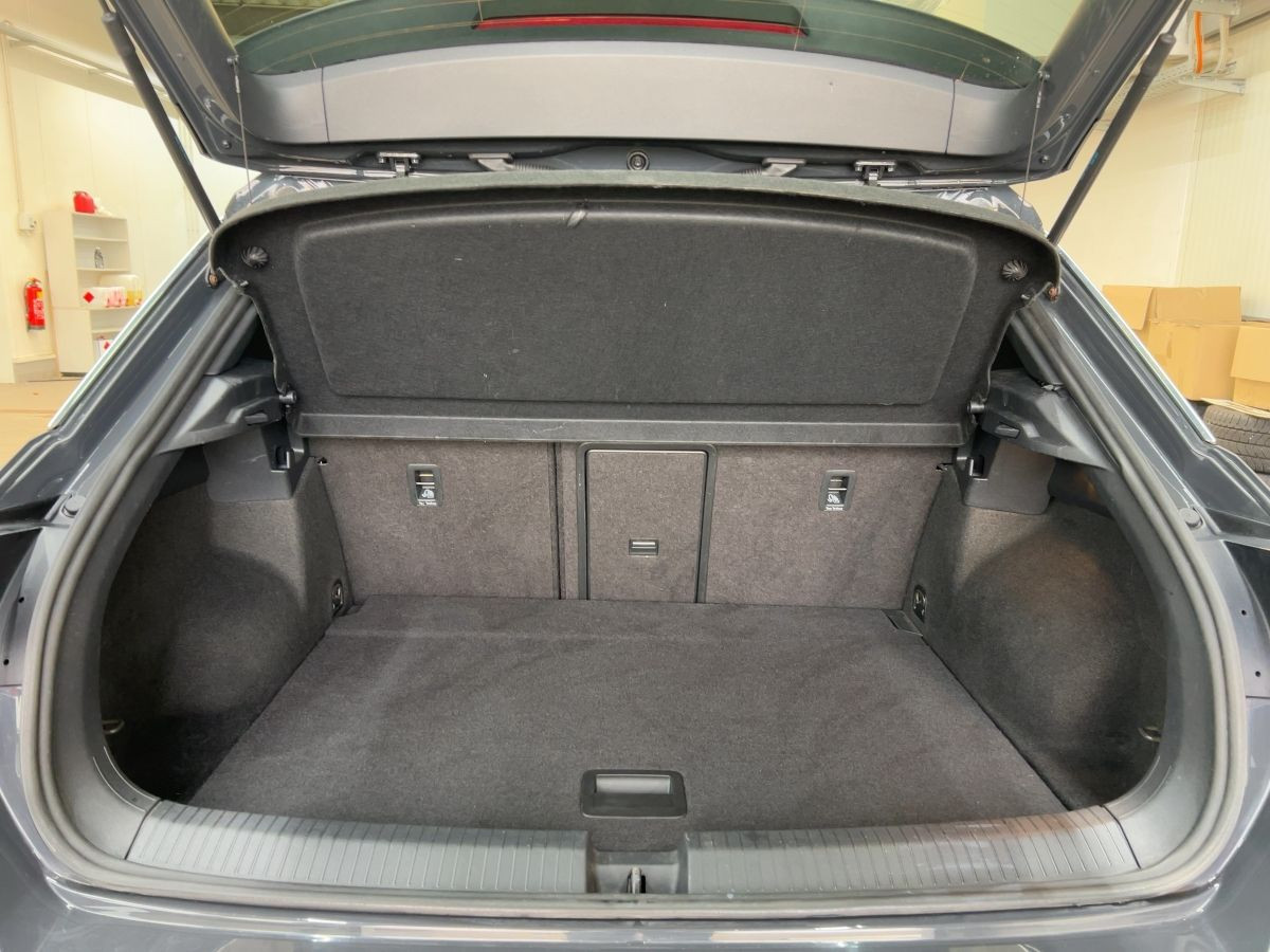 T-Roc 2.0 TDI DSG 4M Sport Navi Lane Ass. Climatronic Bluet. Sitzh. Front Ass.