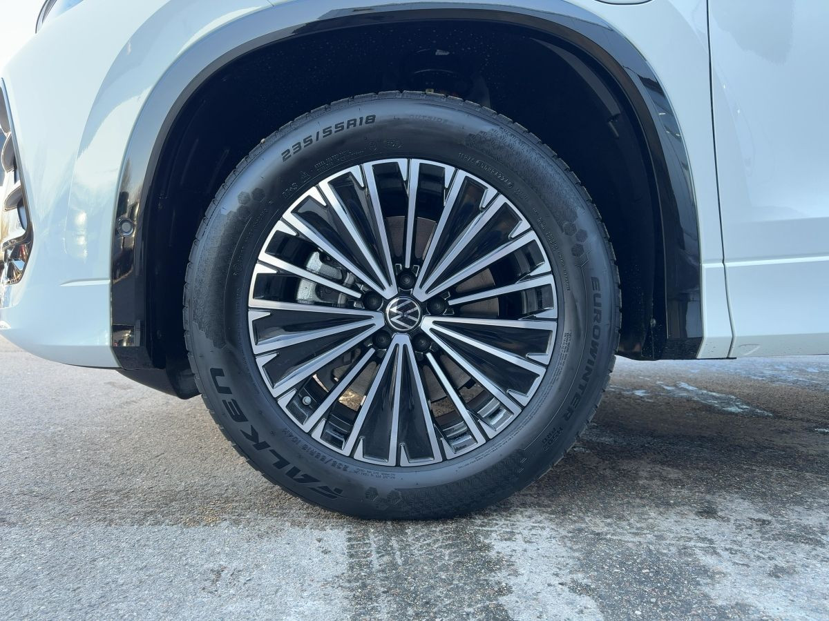 Tayron R-Line eHybrid  AHK*IQ.Light*Navi*Pano*WR
