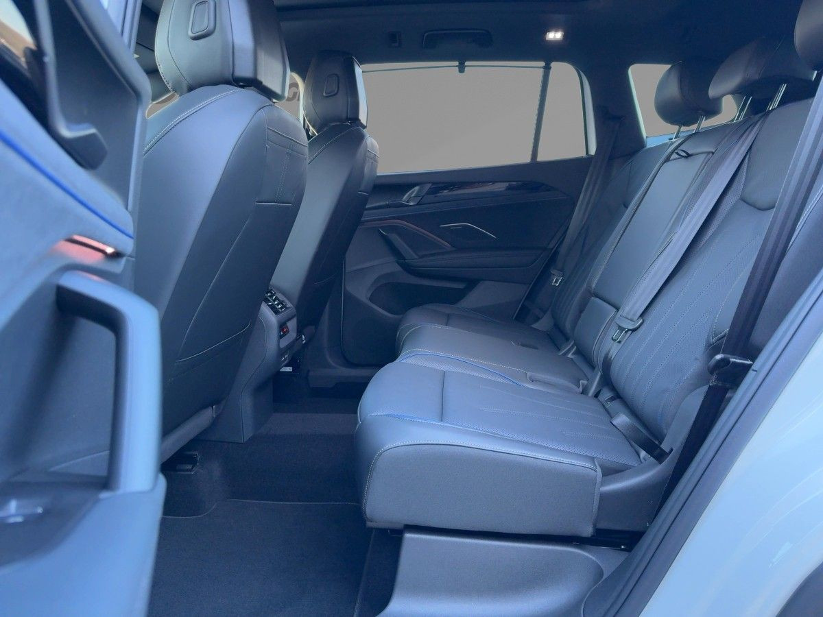Tayron R-Line eHybrid  AHK*IQ.Light*Navi*Pano*WR