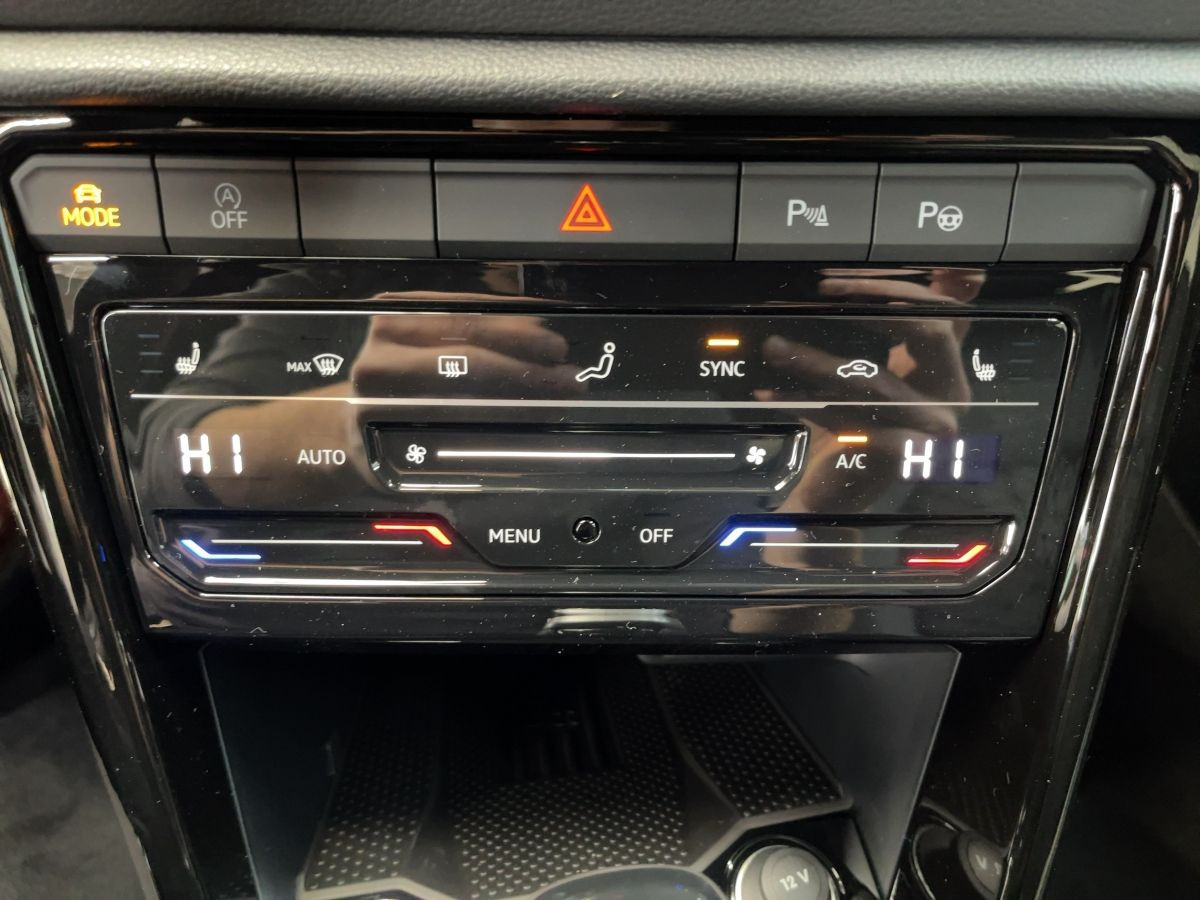 T-Roc R-Line 1.5 TSI DSG AHK*Kamera*LED*Navi*WR