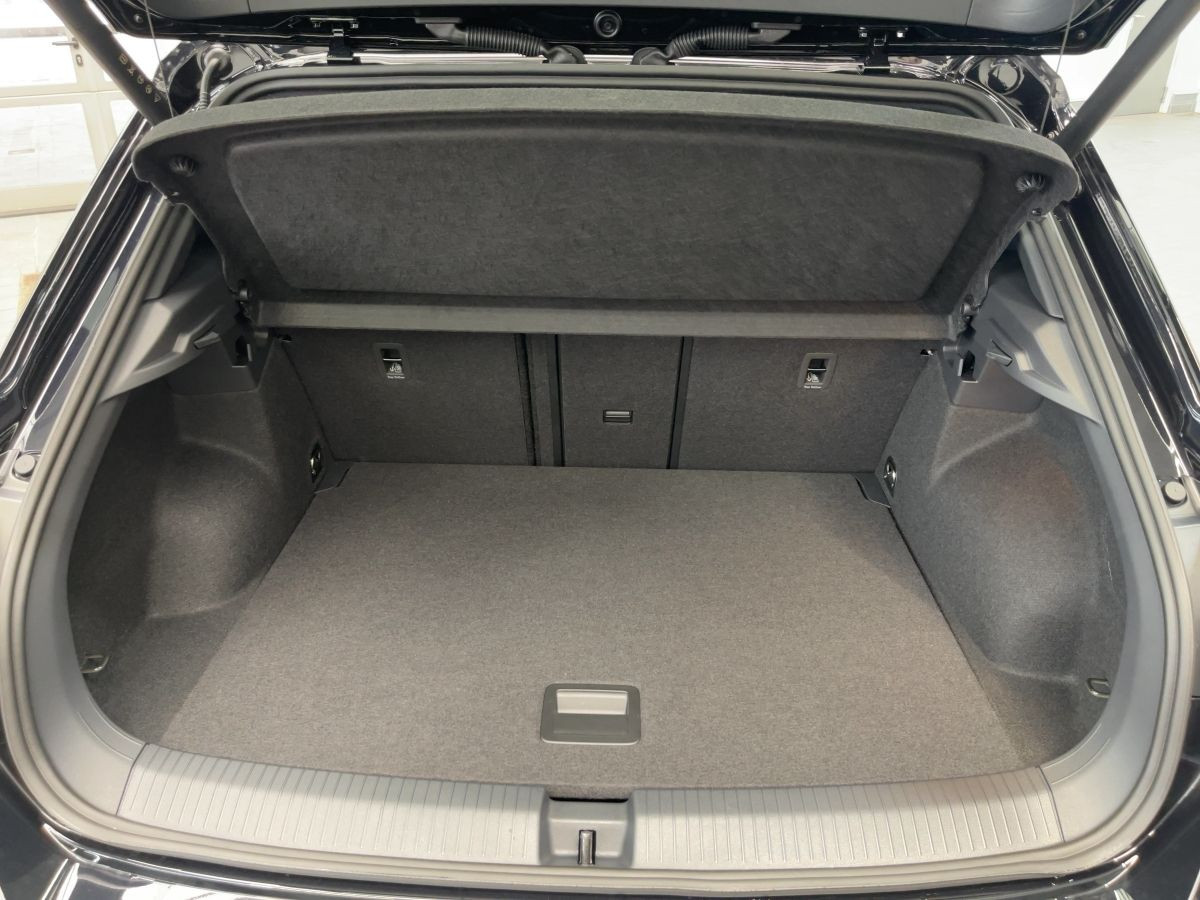 T-Roc R-Line 1.5 TSI DSG AHK*Kamera*LED*Navi*WR