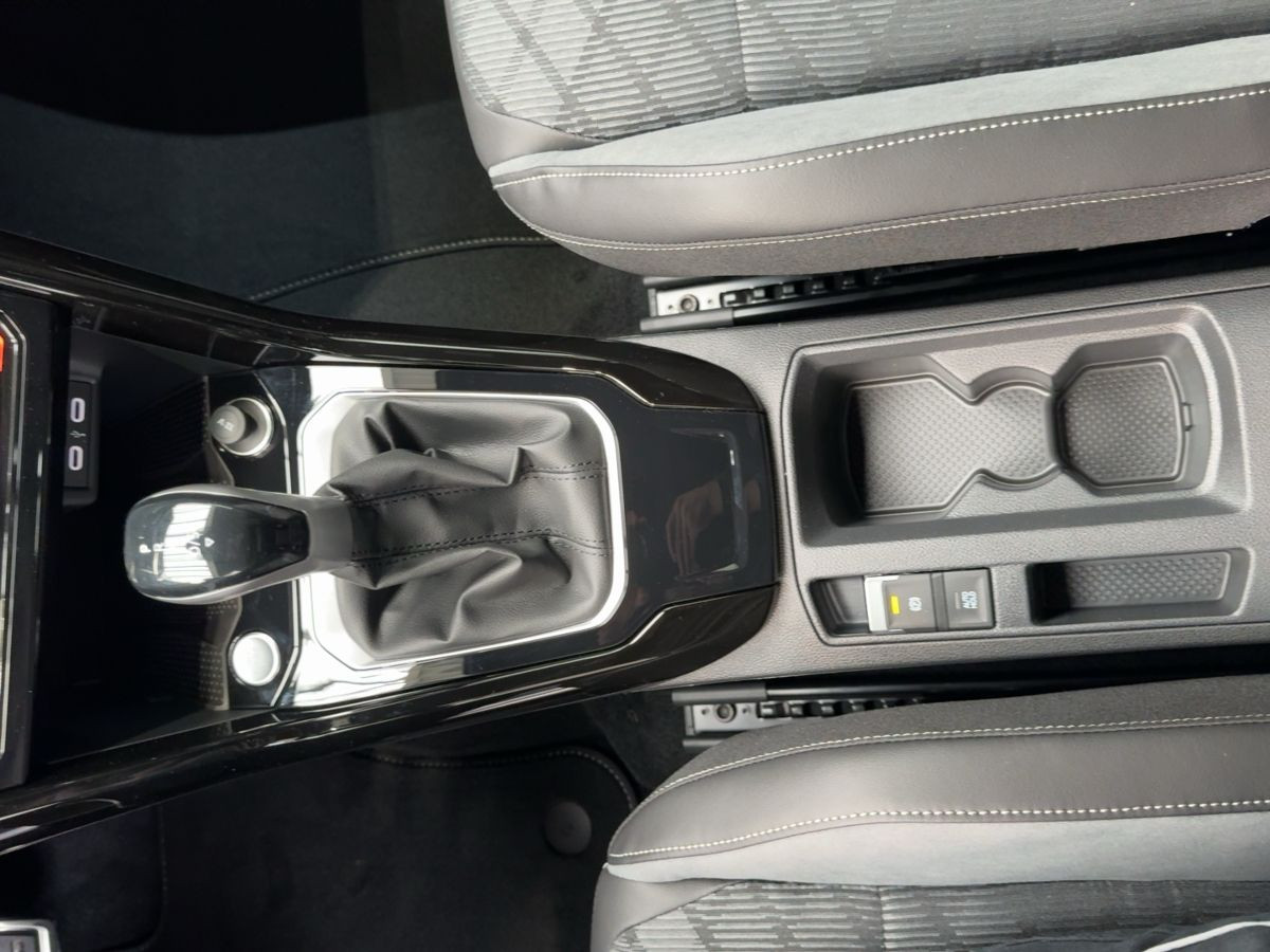 T-Roc R-Line 1.5 TSI DSG AHK*Kamera*LED*Navi*WR