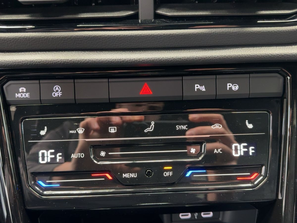 T-Roc R-Line 1.5 TSI DSG AHK*Kamera*LED*Navi*WR