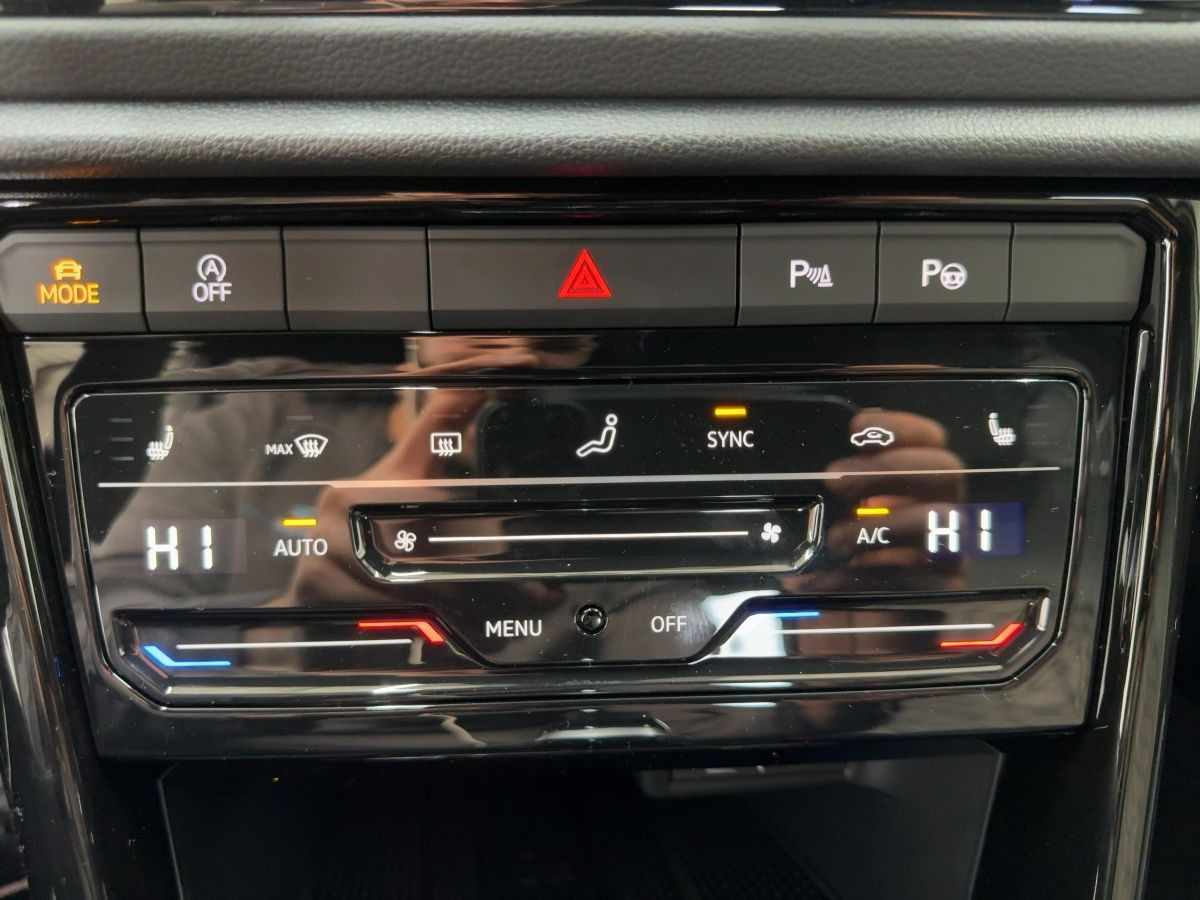 T-Roc R-Line 1.5 l TSI 110 kW DSG AHK*Kamera*WR