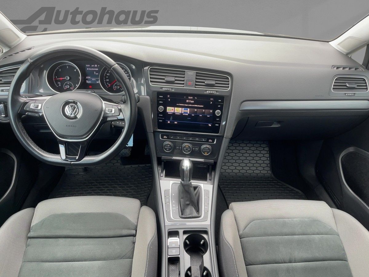 Golf VII 1.6 TDI DSG Comfortline ACC LED Navi Sitzhzg Front-Ass Bluet. Parkpilot