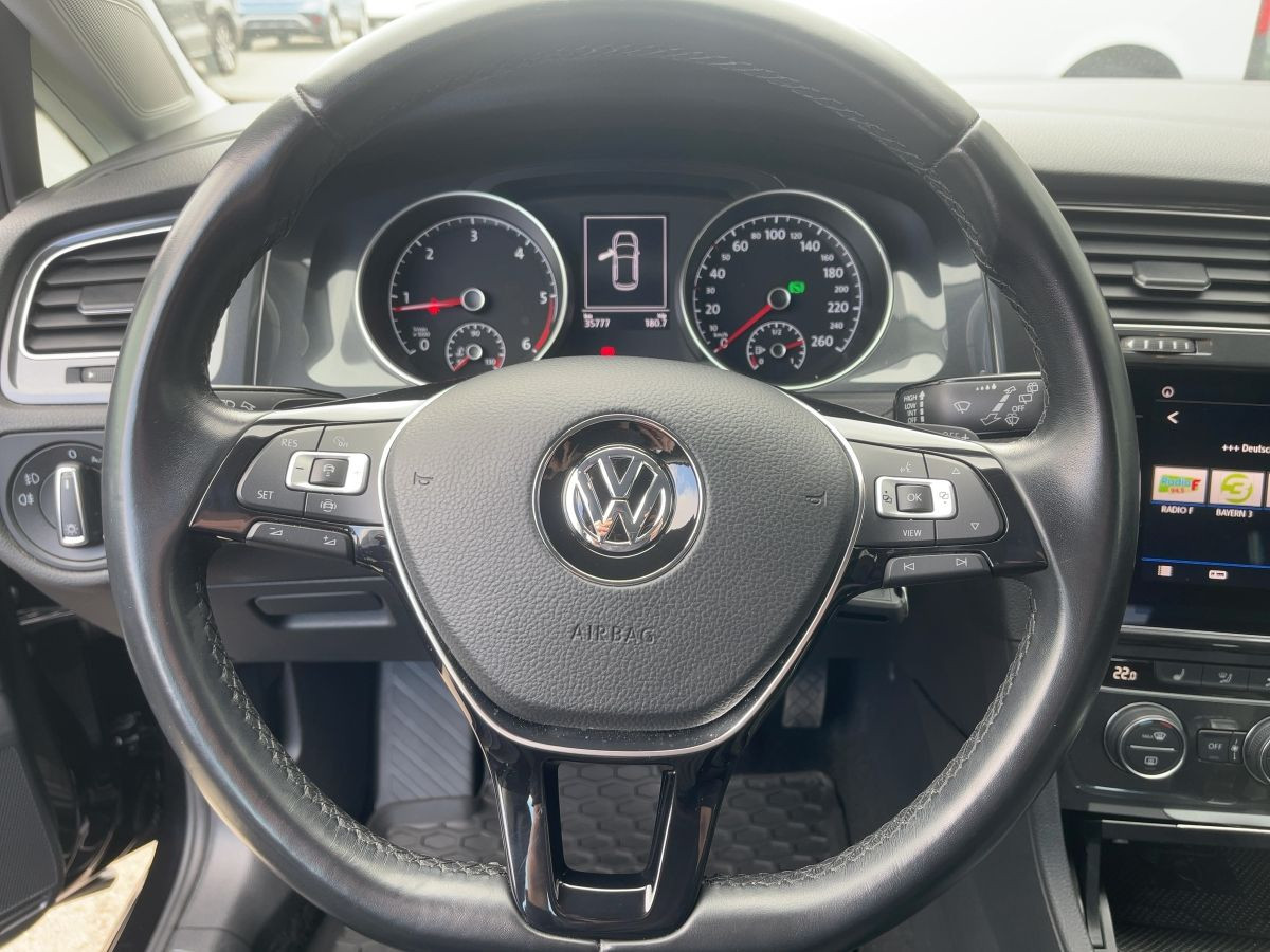 Golf VII 1.6 TDI DSG Comfortline ACC LED Navi Sitzhzg Front-Ass Bluet. Parkpilot