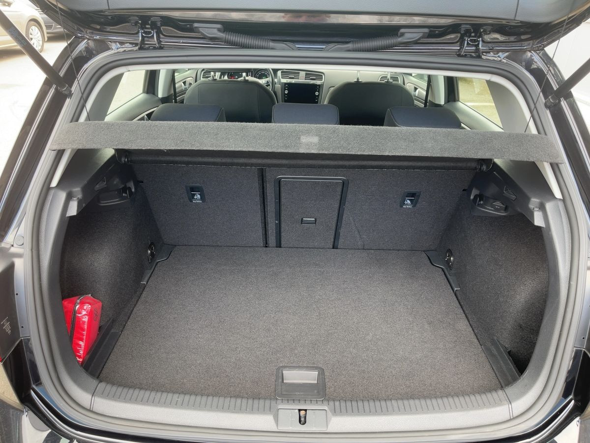 Golf VII 1.6 TDI DSG Comfortline ACC LED Navi Sitzhzg Front-Ass Bluet. Parkpilot