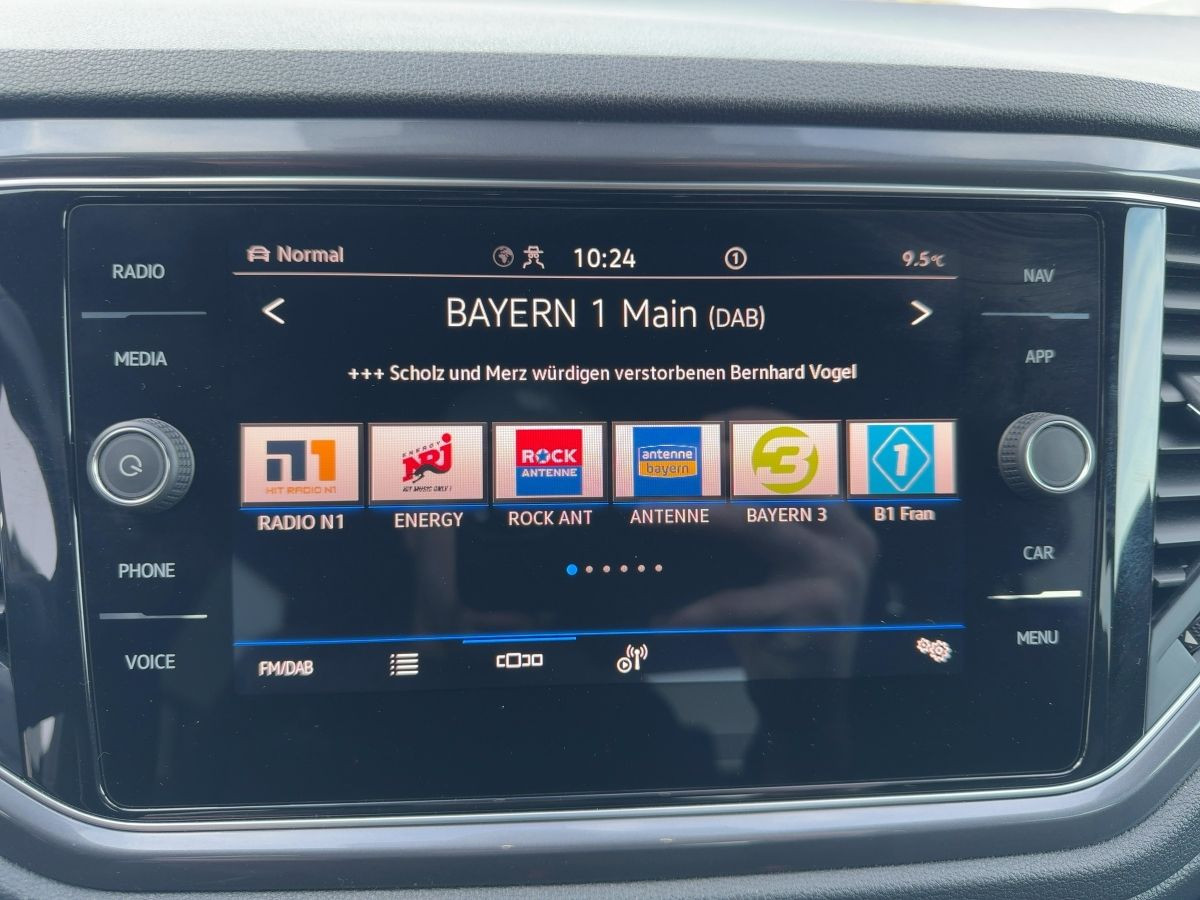 T-Roc 2.0 TDI DSG Sport ACC Navi LED Kamera Bluet. Sitzh. Climatronic