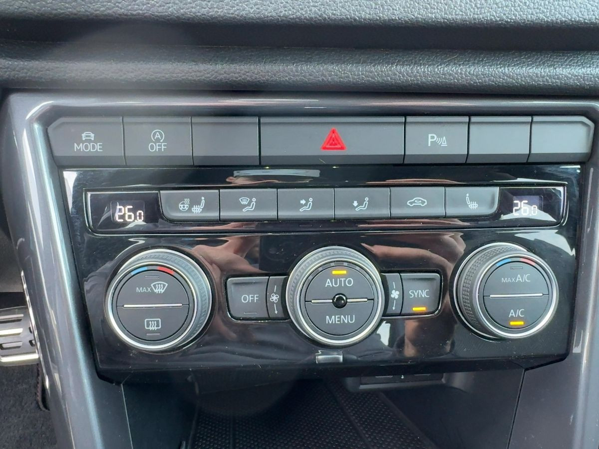 T-Roc 2.0 TDI DSG Sport ACC Navi LED Kamera Bluet. Sitzh. Climatronic