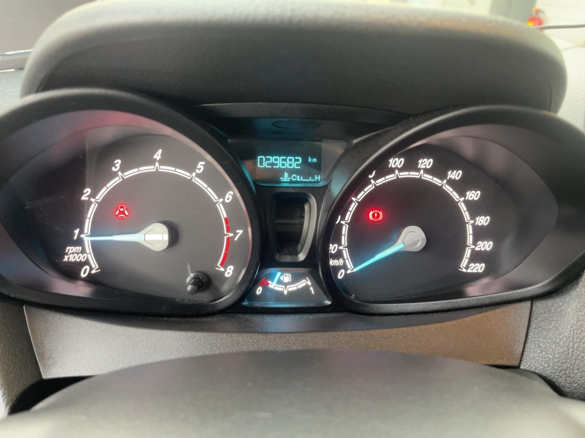 Transit 1.0 Ecoboost Courier AHK Kamera Klima elektr. FH ESP ZV